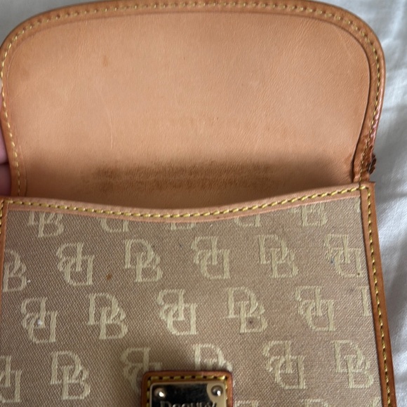 Dooney & Bourke Tan Wallet - Picture 3 of 13